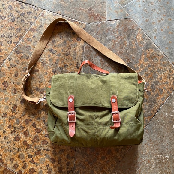 J. Crew Other - J.Crew's Harwick Messenger Bag is EUC